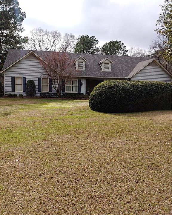 2nd image of 807 Cahaba Rd