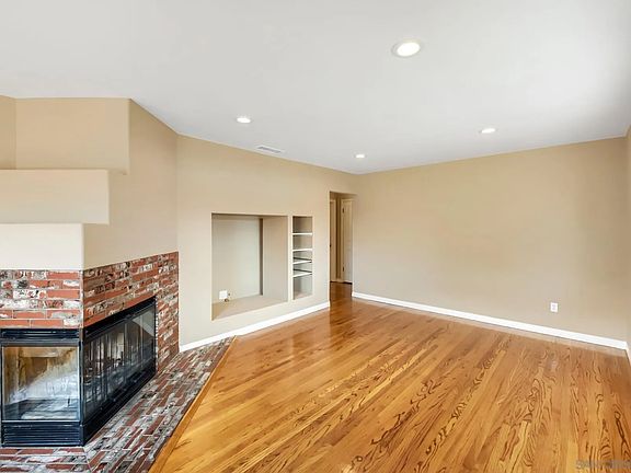 5th image of 6542 Delfern St