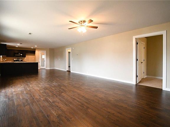 5th image of 214 W Caldwell St