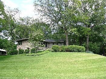 2nd image of 632 Turnpike Rd