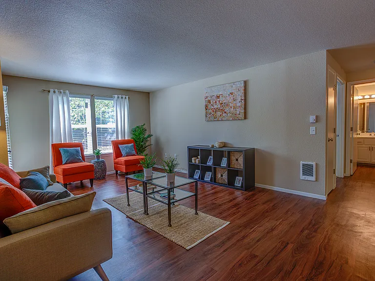 Commons at Dawson Creek Apartments — Photo 9