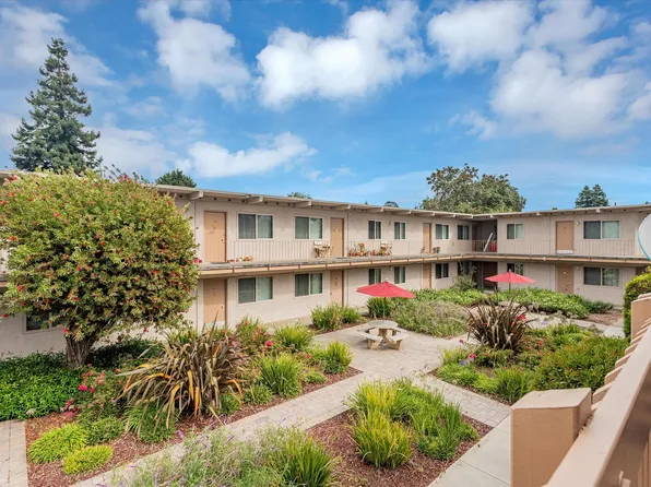 Plum Street Garden Apartments