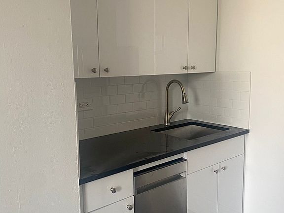 5th image of 50 W 34th St APT 23A10