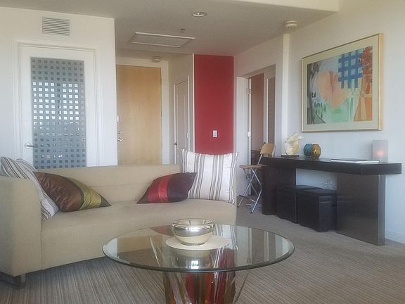 Living room (partial view)