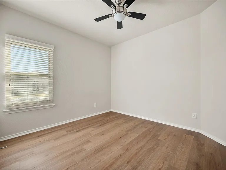 1449 Elkford Ln — Photo 23