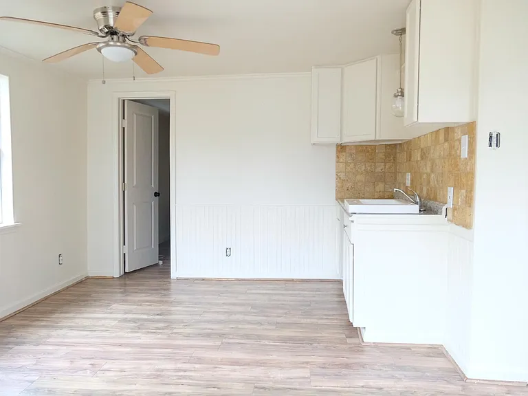 714 W 9th St — Photo 5
