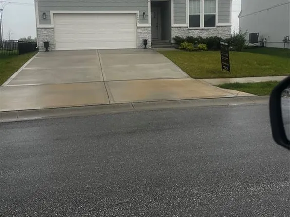 17705 Houston St, Gardner, KS 66030