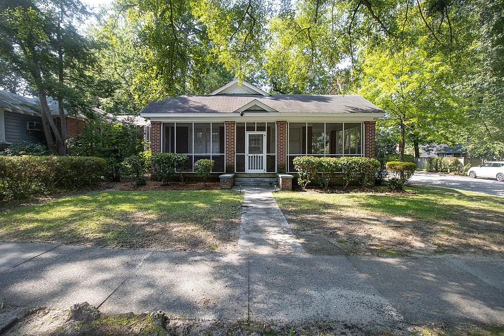 3 bed, 1400 sqft, $2,200 — Photo 1