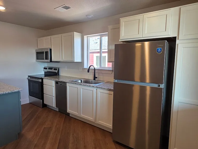 1026 Center Dr — Photo 20