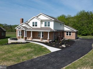 20 Career Ct, Oley, PA 19547