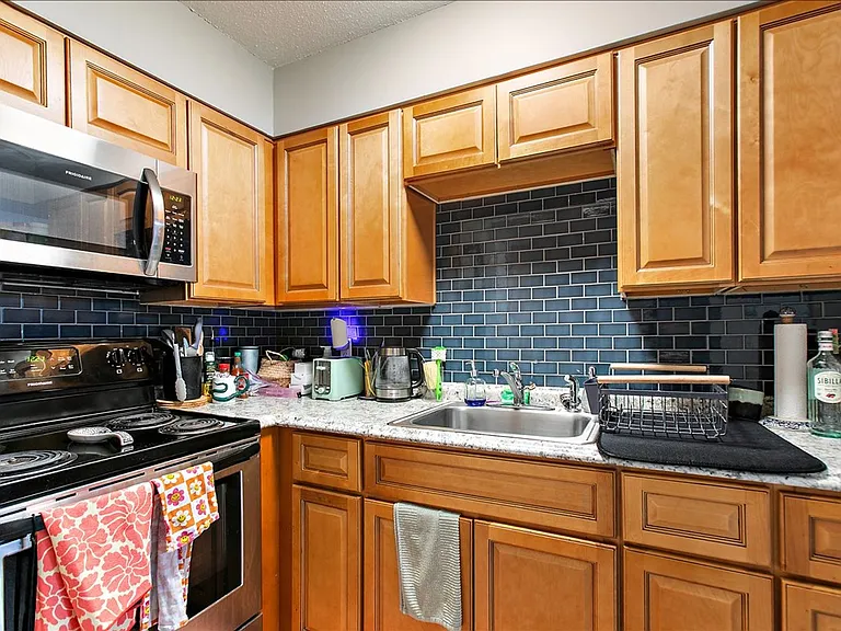 3307 Mayflower Street — Photo 13