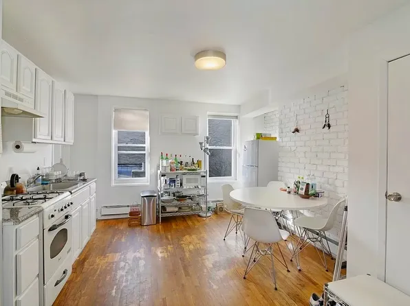 122 2nd Street image 1 of 12