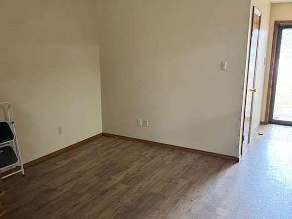 5th image of 609 W Donehoo St