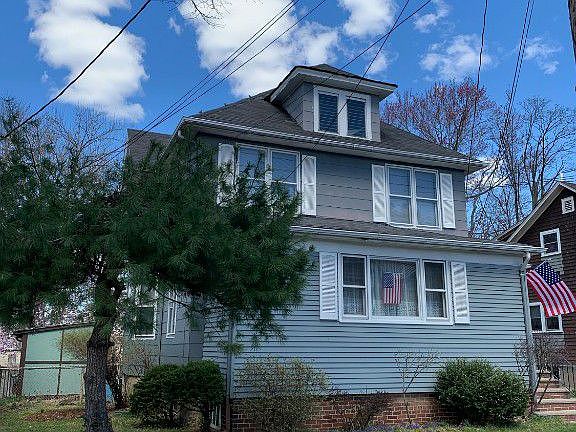 2nd image of 1131 Forest Ave