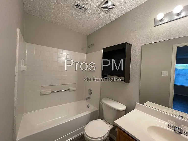 5013 Waterford Dr — Photo 8