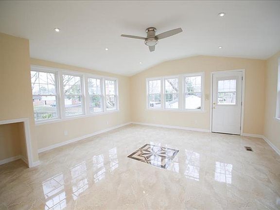 4th image of 119 Moorwood Ridge Dr
