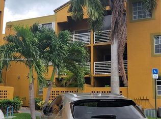 9731 Fontainebleau Blvd #203, Miami, FL 33172