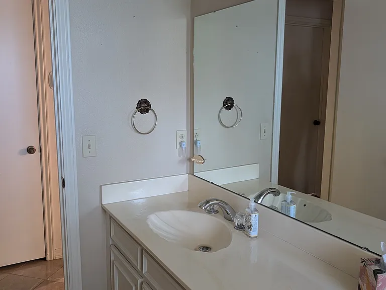 2nd Bathroom