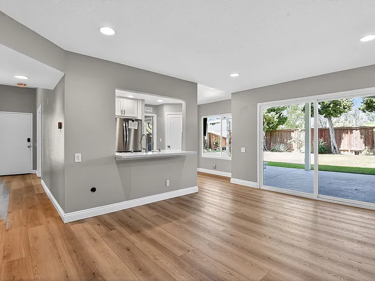 2173 Arbor Cir — Photo 11