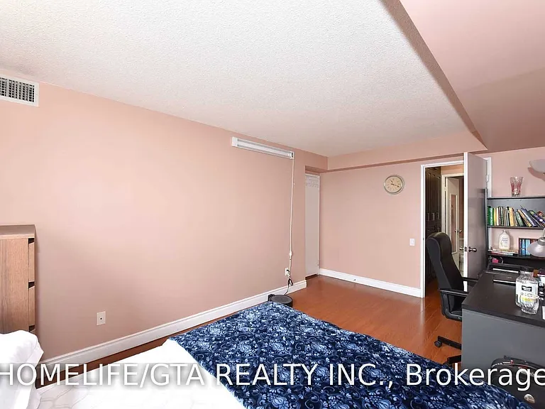 2460 Eglinton Ave E #1710 — Photo 19