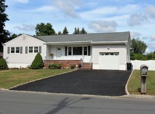 6 Long Acres Rd, Fairfield, NJ 07004