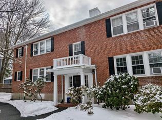 17 Hammond Pond Pkwy APT 4, Newton, MA 02467