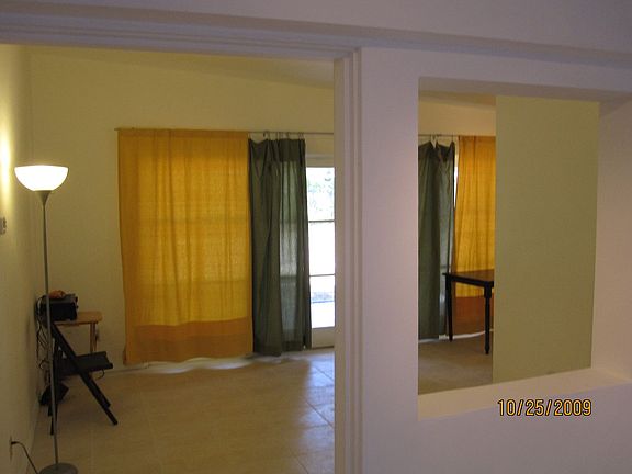 Intrance/ to Living room