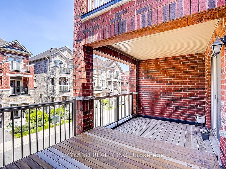 459 Dundas St E — Photo 18