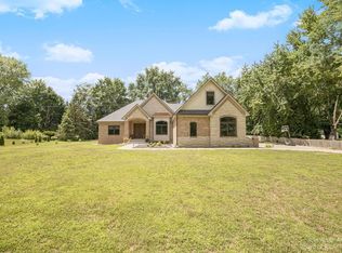9280 Moon Rd, Saline, MI 48176