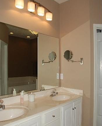 3rd image of 929 Glenraven Dr