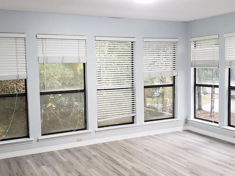 258 Rolling Hill Dr — Photo 4