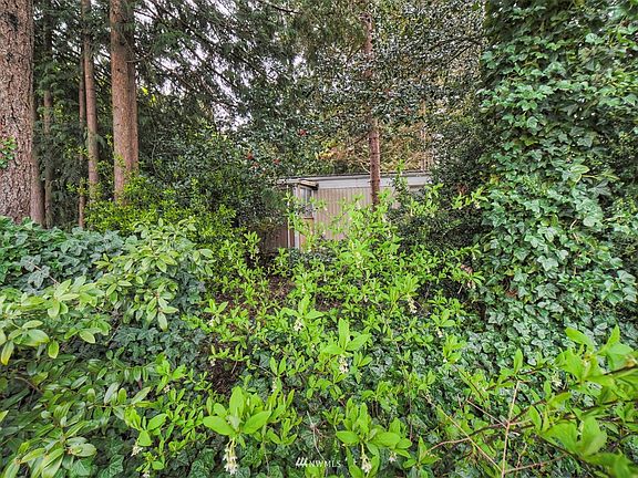 4th image of 179 Lilac Ln
