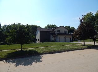 1908 Farrel Dr, Coralville, IA 52241