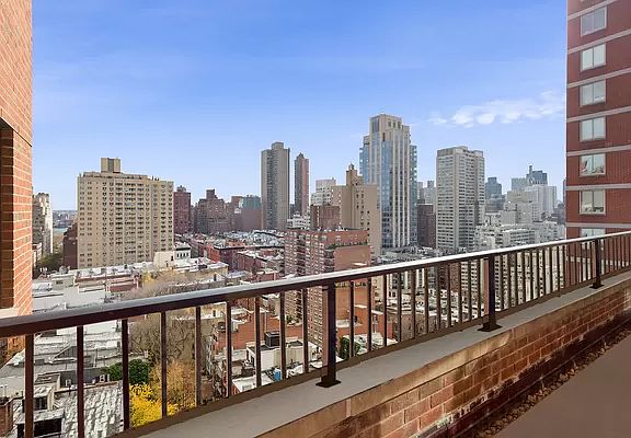 3rd image of 400 E 85th St APT 17A