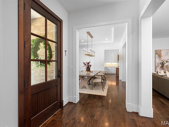 4th image of 8122 Teasdale Ave