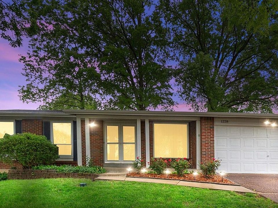 1228 Tracy Ln, Saint Louis, MO 63125 Zillow