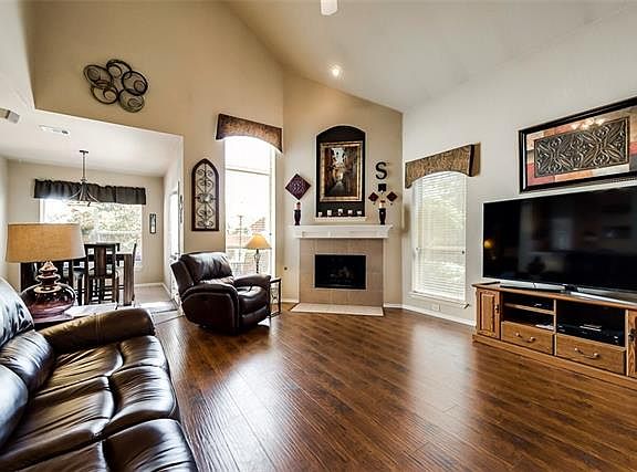 4th image of 2550 Wagonwheel Dr