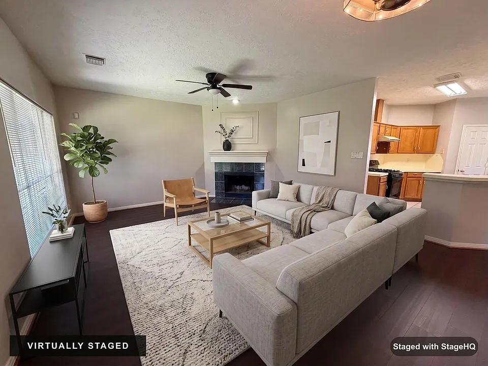 13403 Agarita Ln
