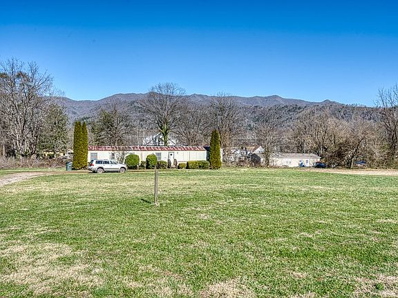 3rd image of 385 Aquone Rd