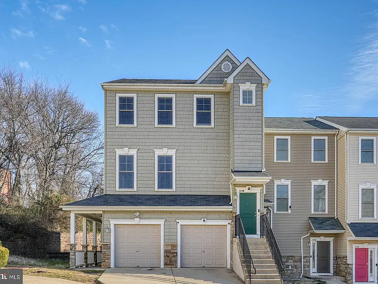 412 Woodcrest Dr SE #412B — Photo 2