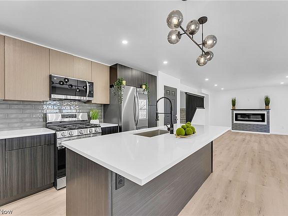 2nd image of 4873 Geraldine Ave