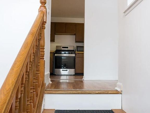 3rd image of 1586 Foley Ave