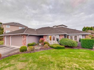 2016 NW Columbia Summit Dr, Camas, WA 98607