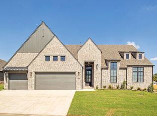 1504 Cedarwood Dr, Claremore, OK 74017