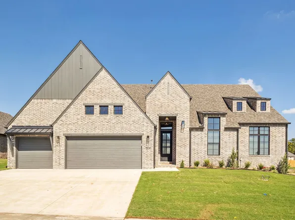 1504 Cedarwood Dr, Claremore, OK 74017