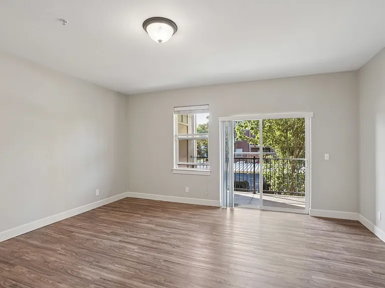Aspen Grove Apartments — Photo 42