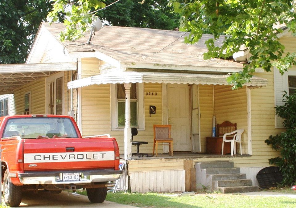 1st image of 3043 Dallas St