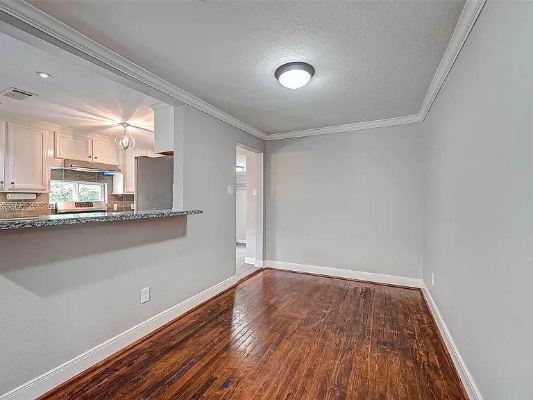 1510 Walton St — Photo 8