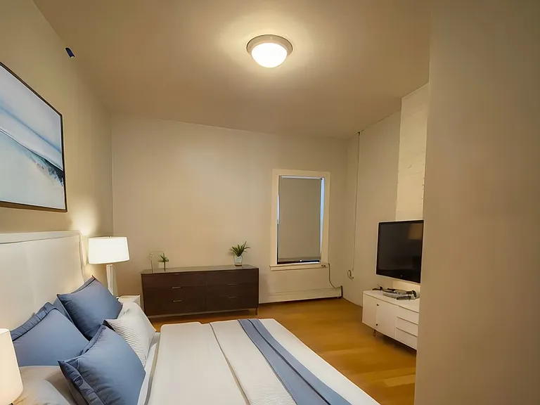 145 Meridian St #1L — Photo 4