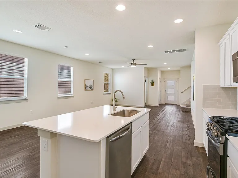 4701 Canongate Dr — Photo 7